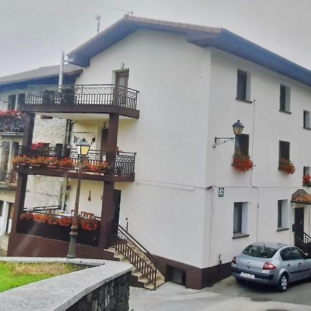 Апартаменты Apartamento Rural Areso - Fraxkuenea Экстерьер фото